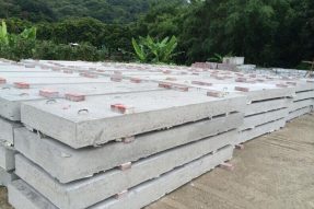 鋼筋混凝土蓋板模具澆筑水泥蓋板時(shí)應(yīng)使用哪種級(jí)別的鋼筋？